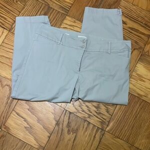 Women’s Loft Outlet Curvy Crop Size 16 Beige